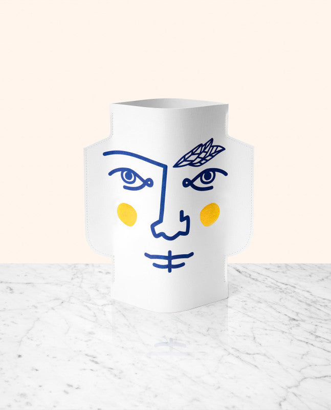 vaso de papel da marca Octaevo com cara