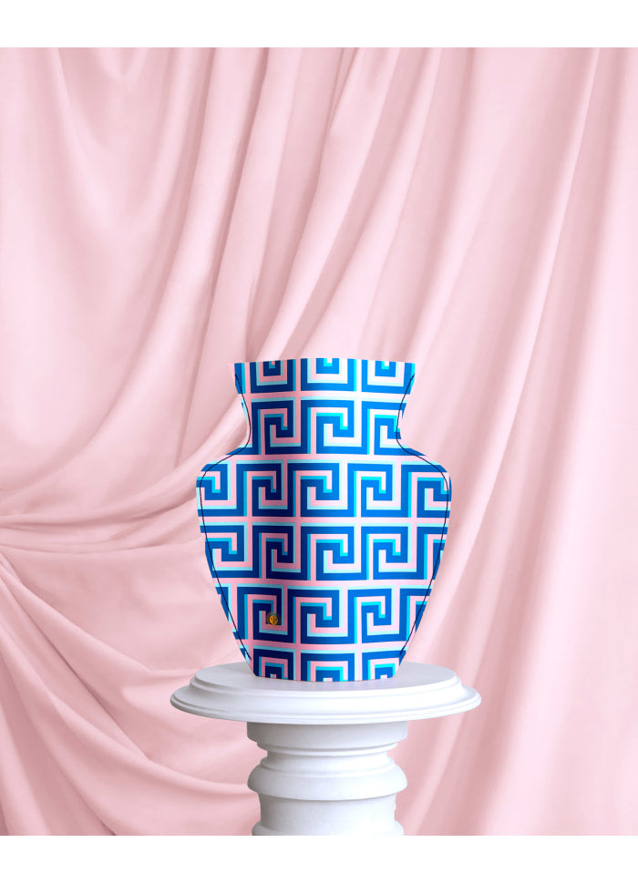 vaso de papel da marca Octaevo com padrão geométrico