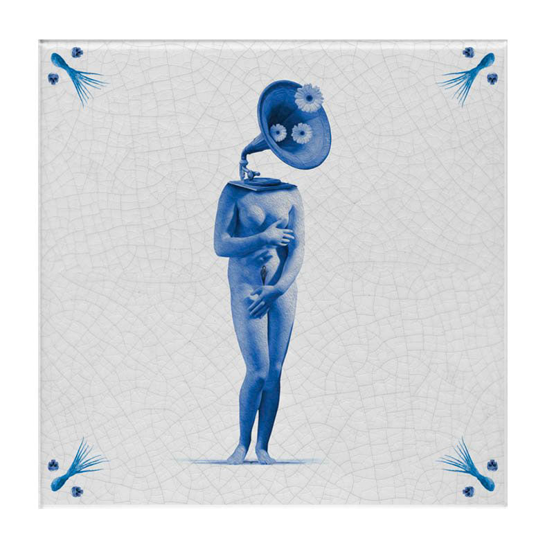 azulejo portugês com motivos surrealistas para decoração de interior da marca Surrealejos