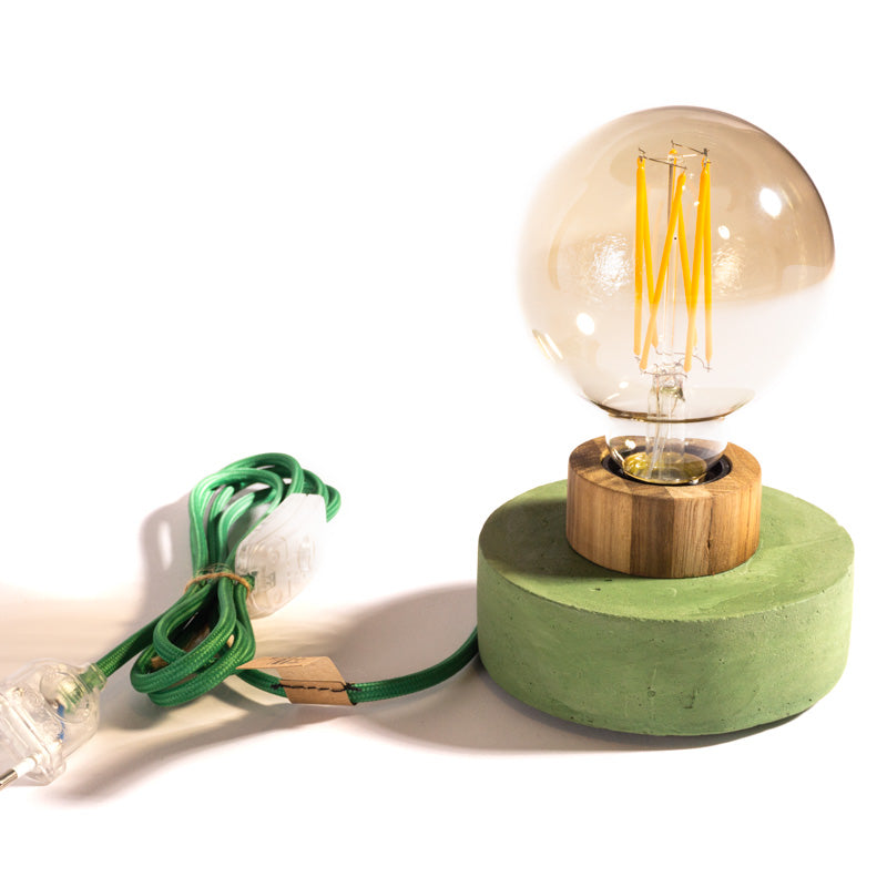 candeeiro Musgo artesanal de madeira e cimento com lâmpada LED