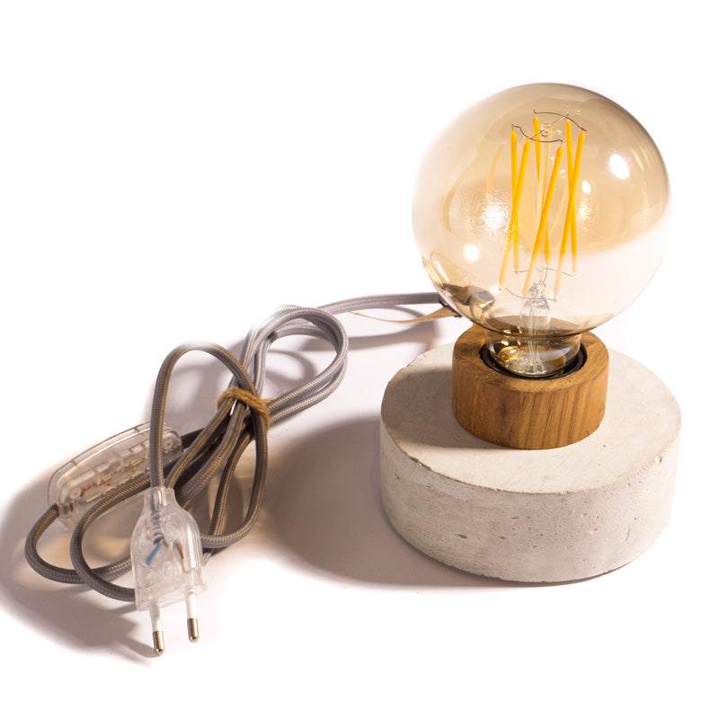 candeeiro Musgo artesanal de cimento e madeira com lâmpada LED