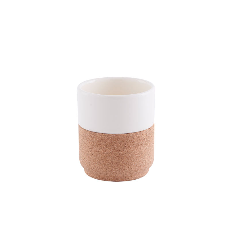copo para chá em cerâmica com base em cortiça da marca Alma Gémea da Amorim