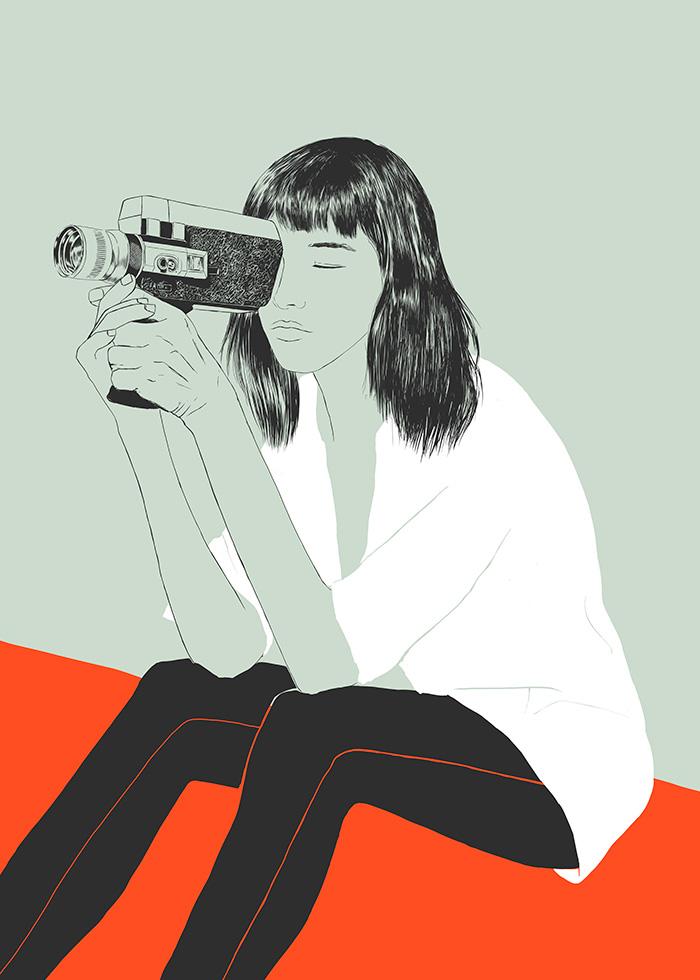 rapariga com camera super 8mm Kodak nas mãos
