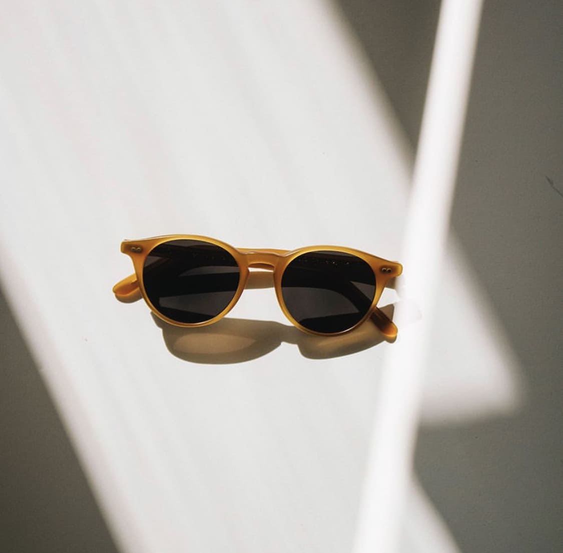 óculos sol Goldlover Mel Matte da marca FORA handmade in Portugal
